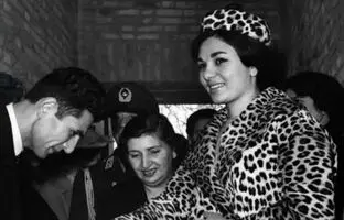 عکس قدیمی؛ ملاقات «فرح» با بابانوئل در فنلاند