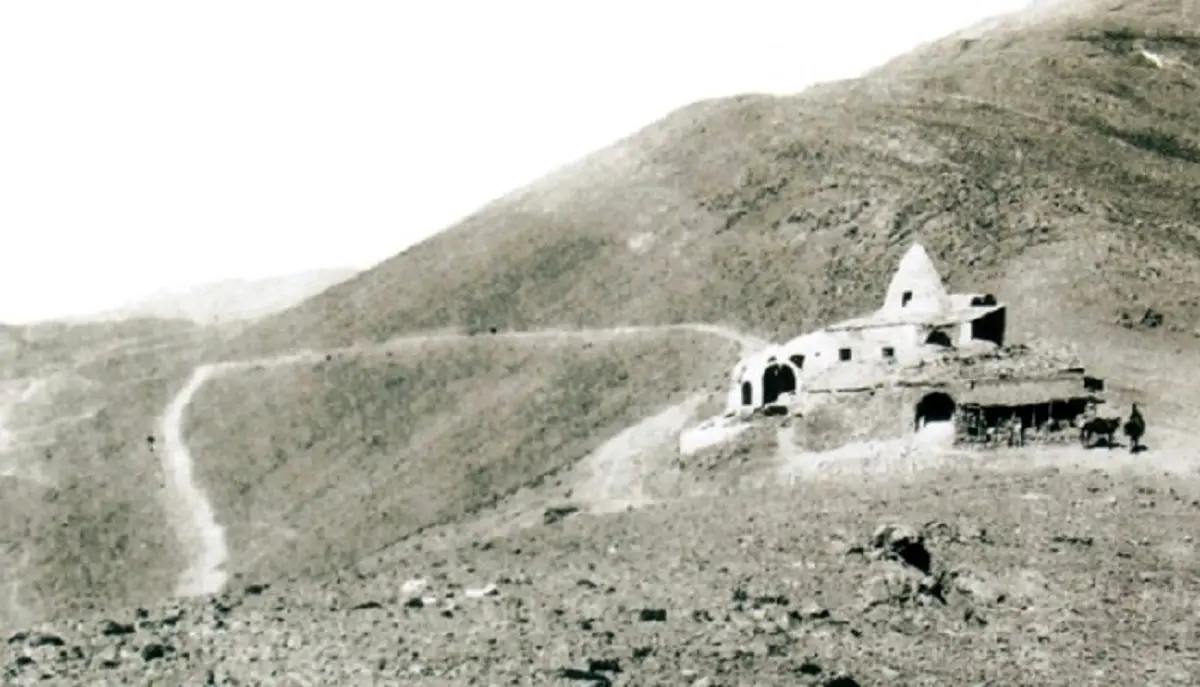 سفر به ایران قدیم؛ جاده هراز، گردنه امامزاده هاشم سال 1342 + عکس