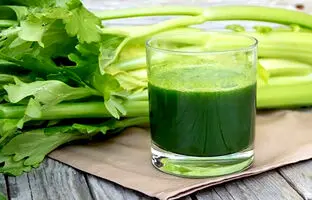خوشمزه بپزید؛ ۷ ترفند برای گرفتن تلخی آب کرفس