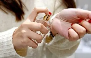 خوشبوترین عطرهای خنک زنانه؛ طلایه‌داران طراوت و تازگی تابستان
