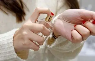 خوشبوترین عطرهای خنک زنانه؛ طلایه‌داران طراوت و تازگی تابستان