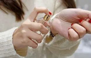 خوشبوترین عطرهای خنک زنانه؛ طلایه‌داران طراوت و تازگی تابستان