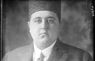 عکس قدیمی: درباریان در مراسم سلام به احمدشاه در اوایل دهه 1290 
