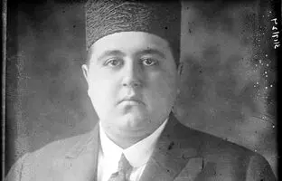 عکس قدیمی: درباریان در مراسم سلام به احمدشاه در اوایل دهه 1290 
