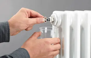 هواگیری شوفاژ در خانه؛ آموزش مرحله‌به‌مرحله