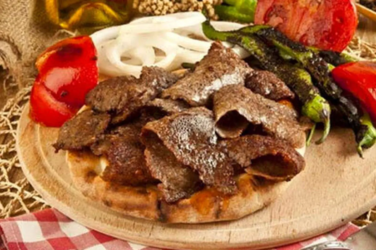 طرز تهیه اسکندر کباب اصیل ترکیه‌ای