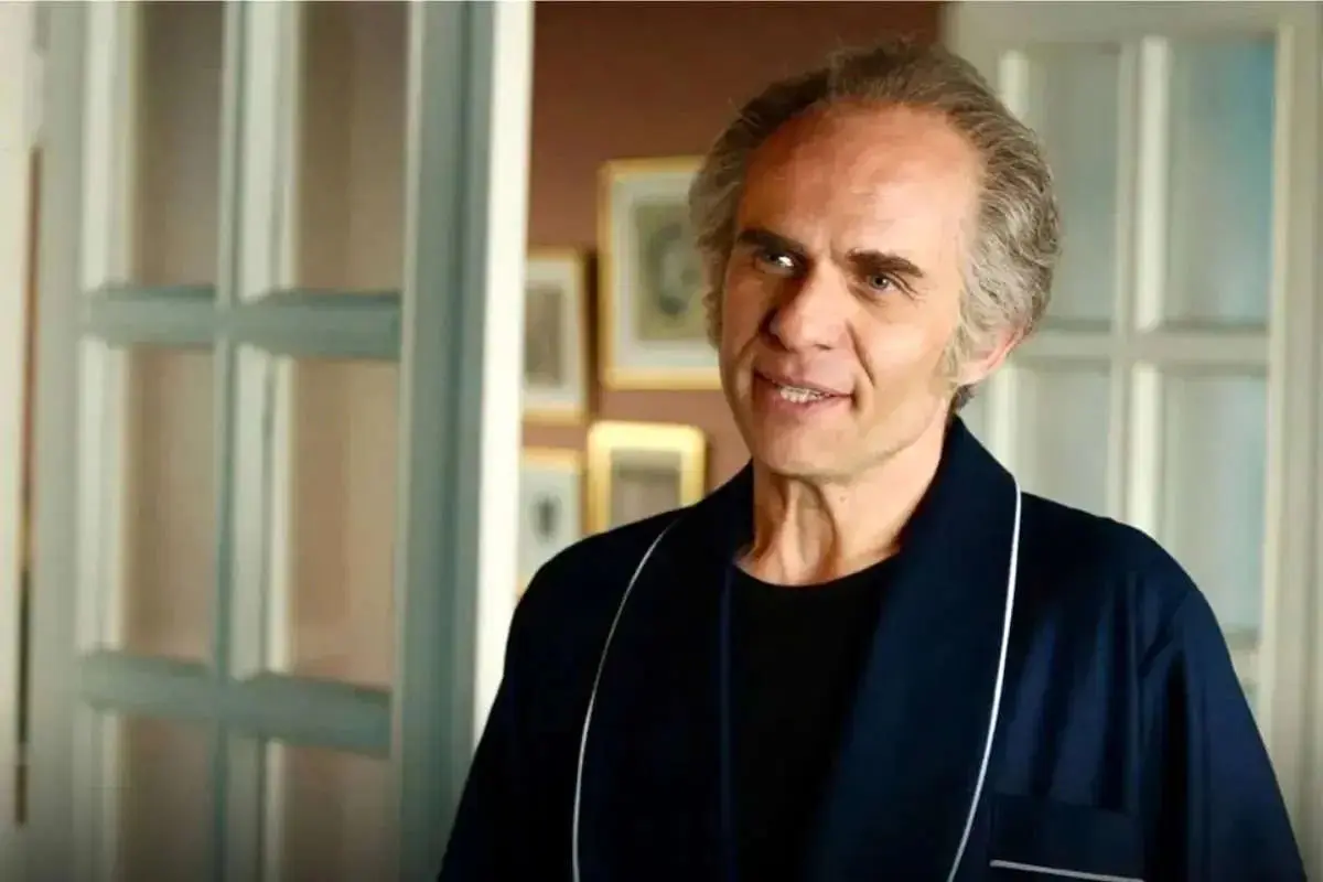  ته یک کوچه دنج در نیاوران؛ اینجا خانه «جمشید نجات» تاسیان است  + ویدئو