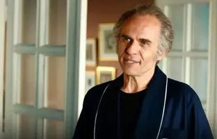  ته یک کوچه دنج در نیاوران؛ اینجا خانه «جمشید نجات» تاسیان است  + ویدئو