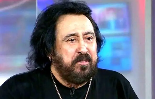 گریه شهرام شب‌پره برای ایران در برنامه علی ضیا + ویدئو