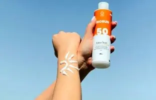 بهترین کرم ضد آفتاب رنگی برای پوست چرب (اردیبهشت 1404)