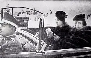 «فوزیه، همسر مصری محمدرضا پهلوی در کنار همسر دوم رضاخان»؛ سال 1318