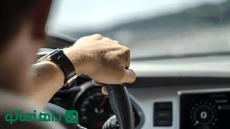 10 اشتباه رایج در رانندگی که ممکن است به خودرو شما آسیب بزنند