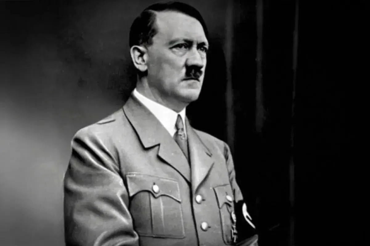 روایت اسناد سری شوروی از مرگ هیتلر: «پیشوا توسط یک افسر اس اس نازی کشته شد»