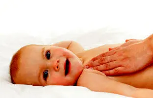لبخند زدن نوزادان، غریزی است یا آگاهانه؟
