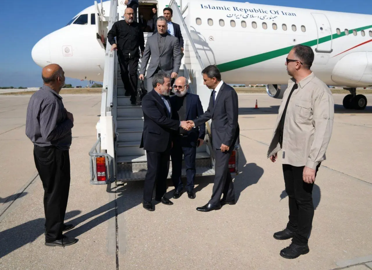 لحظه فرود هواپیمای سید عباس عراقچی در بیروت + ویدئو