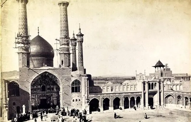 وقتی اطراف حرم حضرت معصومه (س) همه قبرستان بود؛ 140 سال قبل + عکس