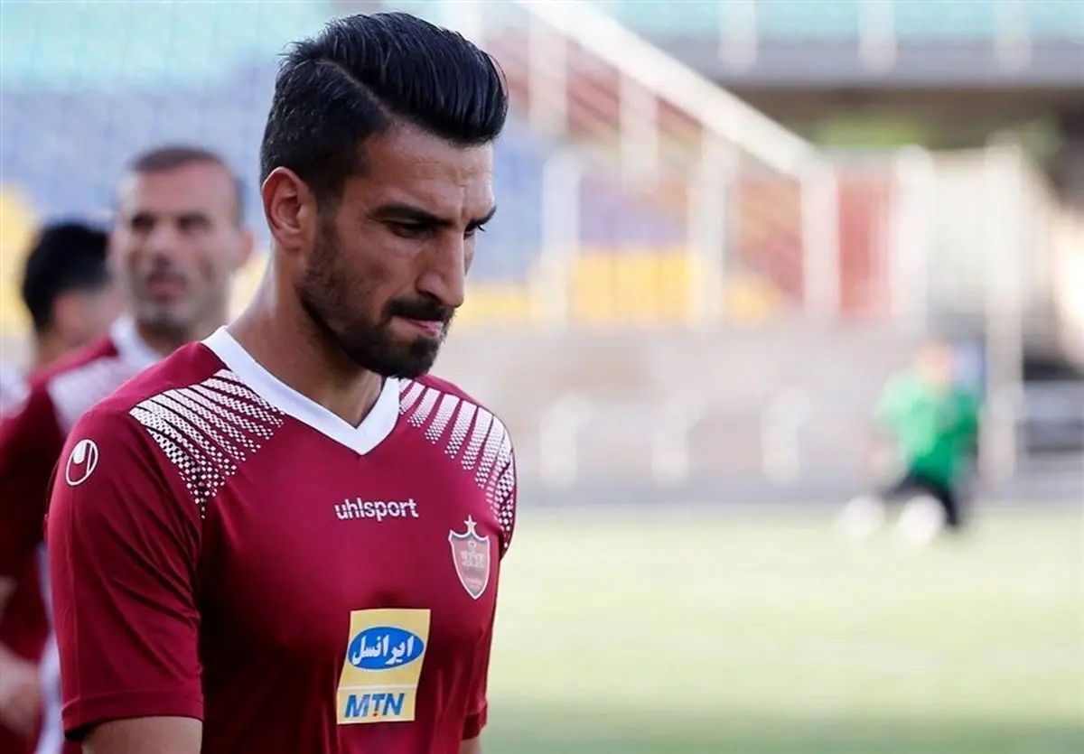 احترام نظامی حسین ماهینی مقابل آرامگاه کوروش کبیر + عکس