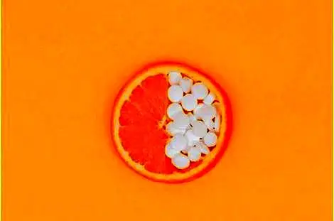 آیا ویتامین C در زمان بیماری به ما کمک می‌کند؟