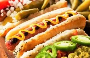 خوشمزه بپزید؛ طرز تهیه هات داگ مرغ خانگی
