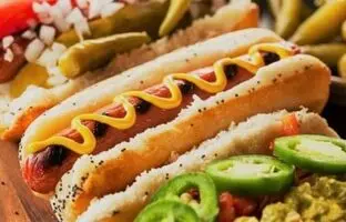 خوشمزه بپزید؛ طرز تهیه هات داگ مرغ خانگی
