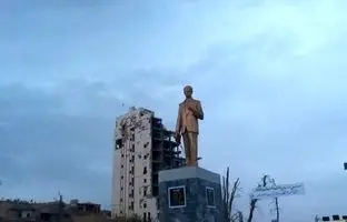  تخریب مجسمه حافظ اسد در حلب + ویدئو