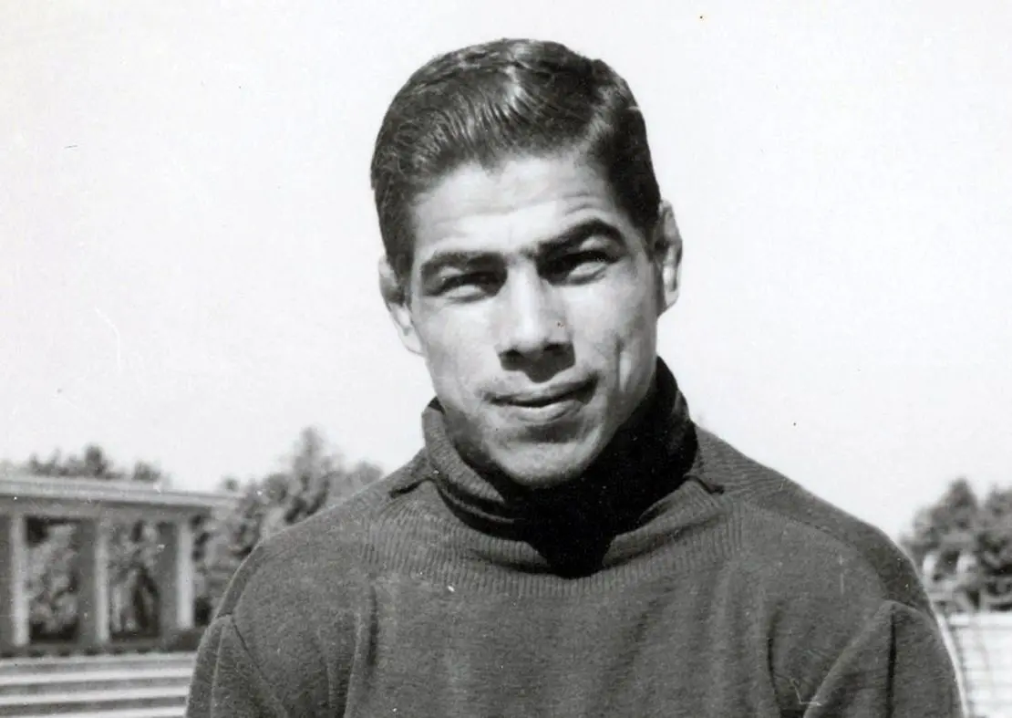 عکس قدیمی؛ «شهناز و محمدرضا پهلوی در حال تماشای کشتی تختی»؛ سال 38 