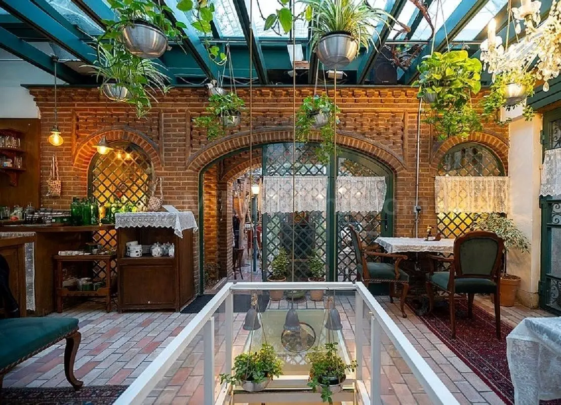 تهران قدیم؛ «کافه رستوران باغ گلشن خیابان جمهوری»؛ دهه 30 + تصویر