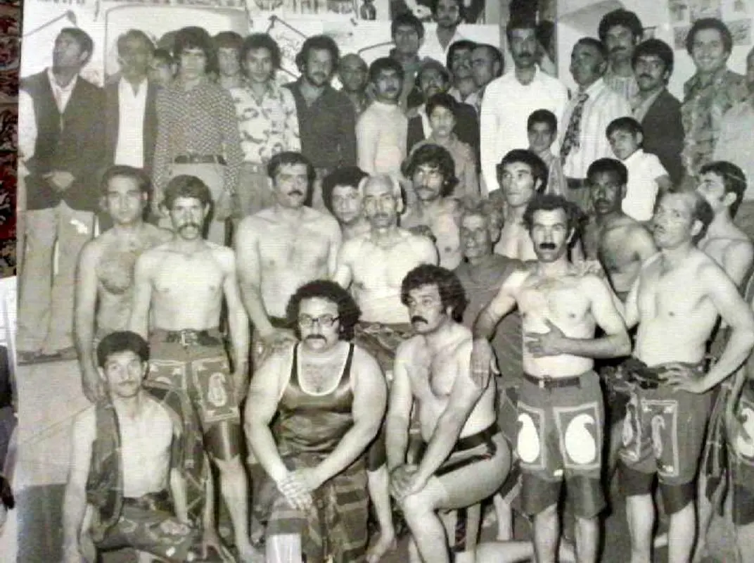 سفر به ایران قدیم؛ ورزش باستانی در اصفهان؛ سال ۱۳۵۶ + تصویر