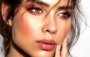 راهنمای انتخاب رژ گونه برای پوست سبزه؛ رنگ‌هایی که جذابیت شما را دوچندان می‌کنند