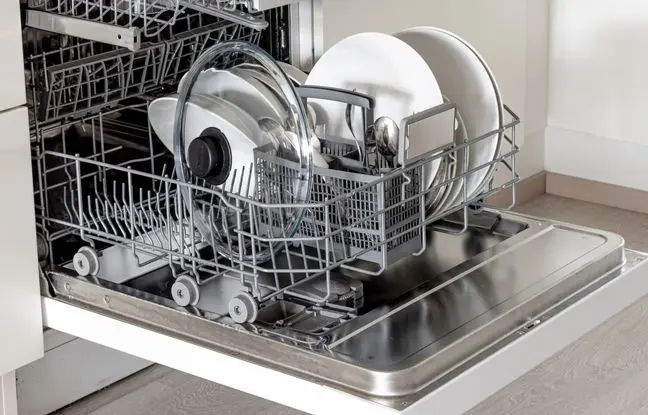 ۵ ماشین ظرفشویی ۱۵ نفره اقتصادی که ارزش خرید دارند! (خرداد 1404)