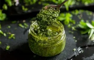 خوشمزه بپزید؛ طرز تهیه سس پستو برای ساندویچ ، سالاد و پاستا