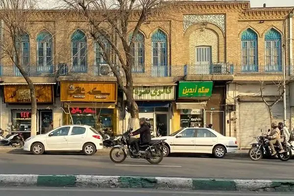 «خیابان فردوسی و درختان اش» در هوای برفی؛ سال 1295 + تصویر