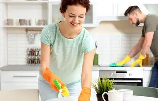 6 گاز پاک کن قوی و سریع برای خانه تکانی عید 1404