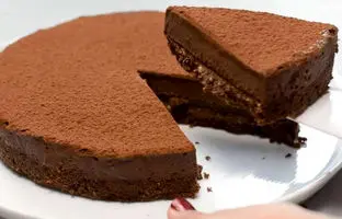  خوشمزه بپزید؛ طرز تهیه چیزکیک شکلاتی یخچالی بدون فر 