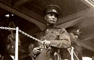 عکسی دیده نشده از رضا خان در سفر به ترکیه