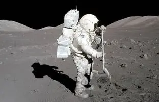 ماجرای دیده شدن سازه‌های عجیب روی ماه چه بود؟