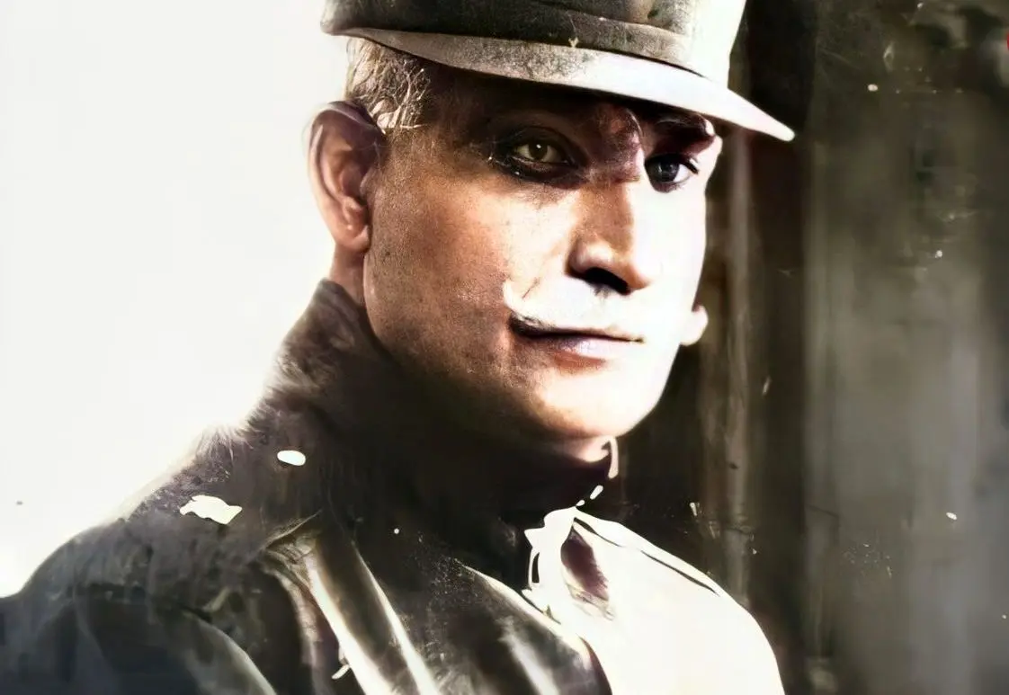 عکس قدیمی؛ «رضاخان سوار بر اسب محبوب اش»؛ سال 1302 