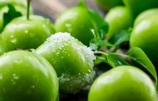
توصیه مهم برای مصرف گوجه سبز

