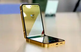  افشای طراحی گلکسی Z Flip ۷ با نمایشگر رویی غول‌پیکر؛ الهام‌گرفته از Razr Plus 
