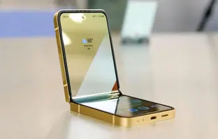  افشای طراحی گلکسی Z Flip ۷ با نمایشگر رویی غول‌پیکر؛ الهام‌گرفته از Razr Plus 