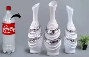  یک روش ساده برای درست کردن یک گلدان زیبا با بطری پلاستیکی و سیمان سفید! + ویدئو