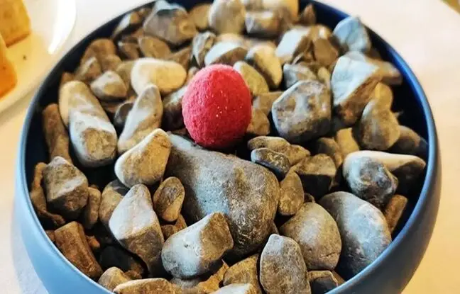 تهیه غذای چینی عجیب با سنگ برشته! + ویدئو