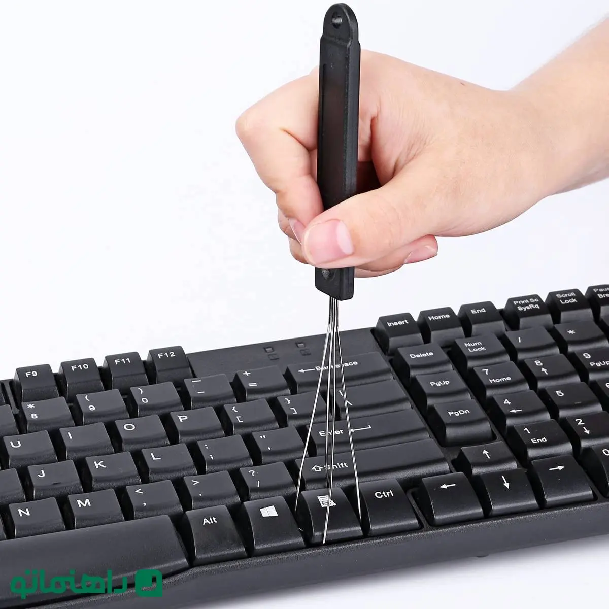 آموزش ساده و گام به گام تمیز کردن کیبورد کامپیوتر و لپ‌تاپ