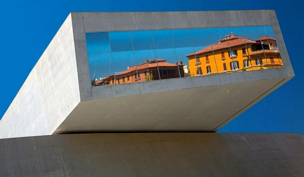 (تصاویر) بهترین آثار معماری «زاها حدید» در سراسر جهان؛ رویاهایی از جنس شیشه و بتن