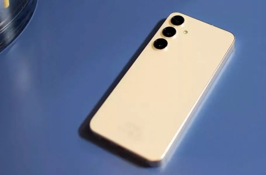 اولین گزارش درباره گلکسی S25 FE کاهش ضخامت دستگاه را فاش می‌کند