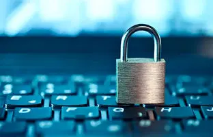 واکنش دو کلمه‌ای سخنگوی دولت به سوالی در مورد رفع فیلتر + ویدئو