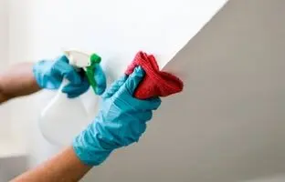 ترفندهای طلایی برای تمیز کردن دیوار بدون آسیب به رنگ!