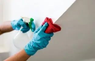 ترفندهای طلایی برای تمیز کردن دیوار بدون آسیب به رنگ!