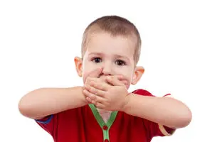 چطور بفهمیم فرزندمان مشکل گفتاری دارد؟ + ویدئو