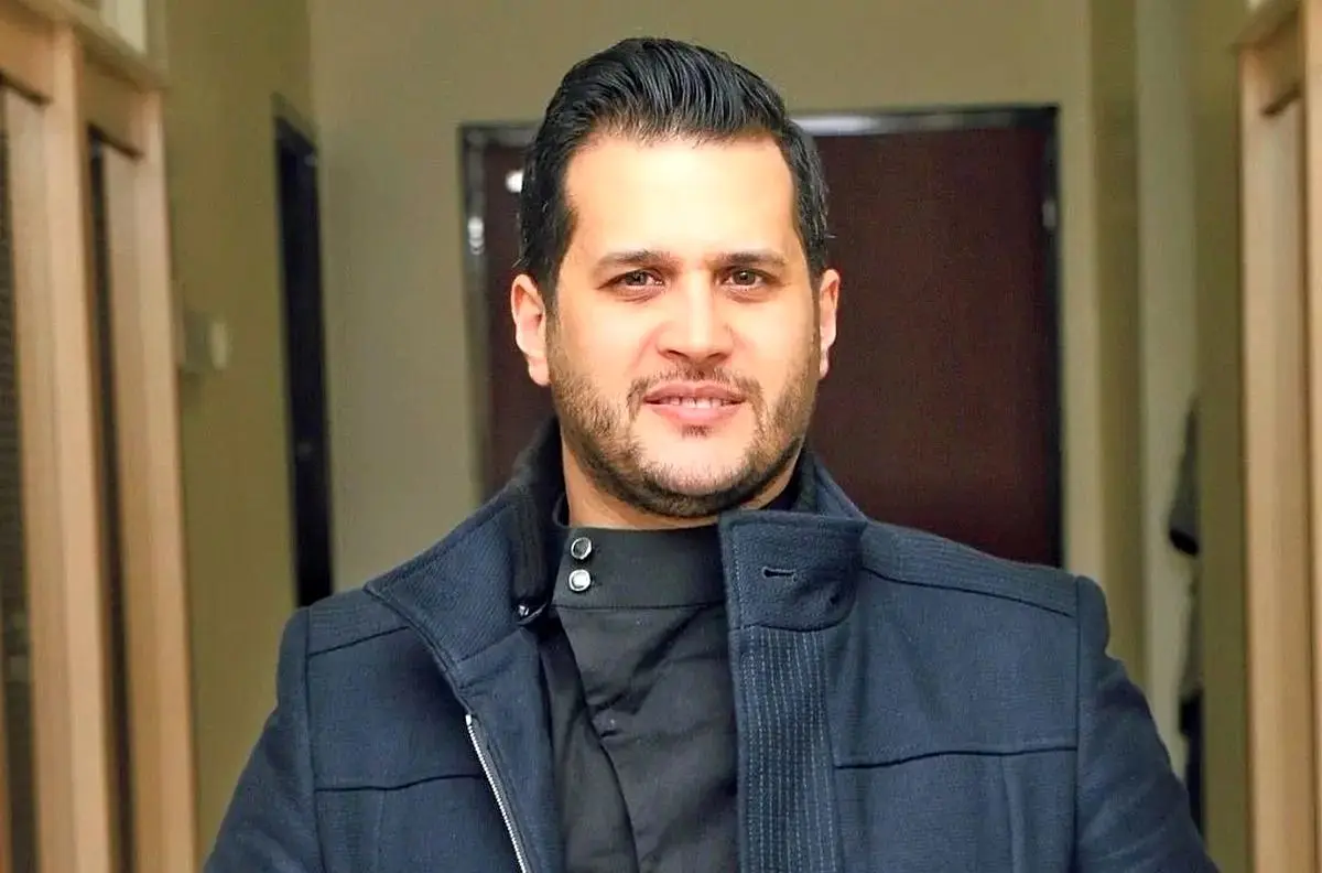 عکس دردناک سیاوش خیرابی با تنها یادگاری پدرش
